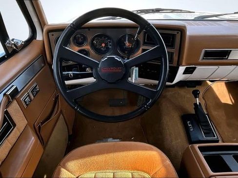 Used 1990 Chevrolet Blazer 4WD image 8