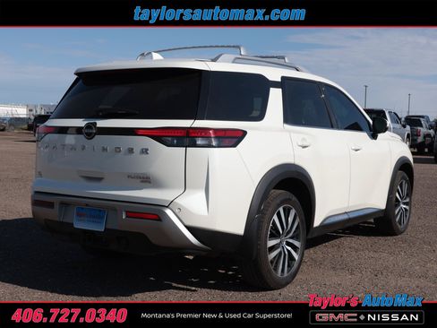 Used 2024 Nissan Pathfinder Platinum AWD/4WD image 4