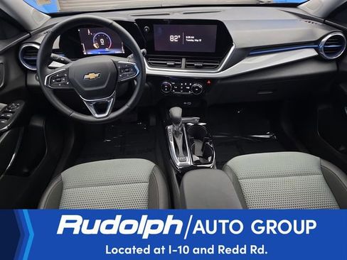 Used 2025 Chevrolet Trax LT w/ LT Convenience Package FWD image 13