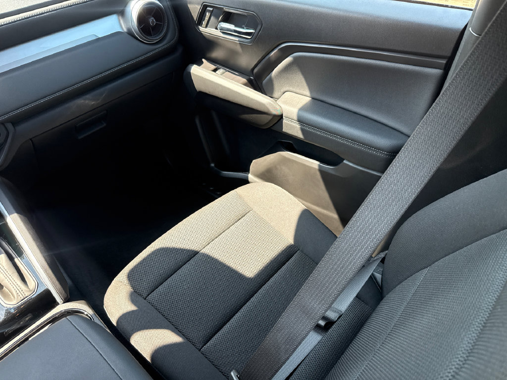 Used 2025 Chevrolet Colorado LT RWD image 15