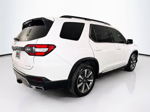 Used 2024 Honda Pilot Elite image 38