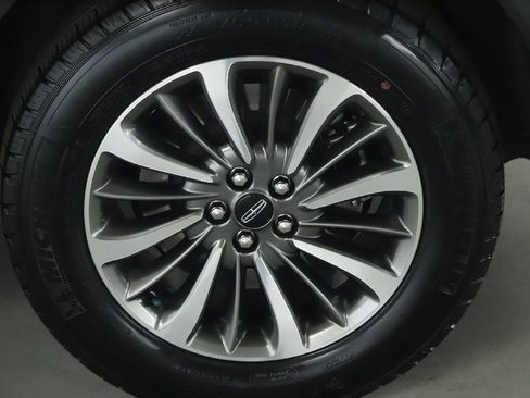 Certified 2022 Lincoln Nautilus Reserve AWD/4WD image 41