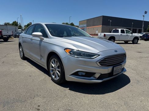 Used 2018 Ford Fusion Energi SE FWD image 7