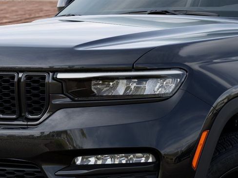 New 2025 Jeep Grand Cherokee Limited w/ Black Appearance Package image 10