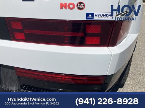 Used 2025 Hyundai Santa Fe Calligraphy FWD image 9