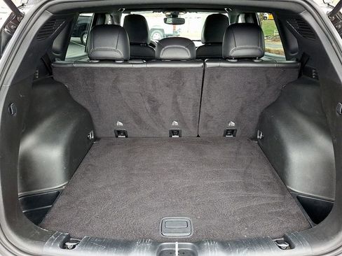 Used 2024 Jeep Compass Latitude image 28