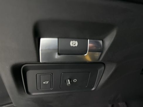 Used 2023 Land Rover Range Rover Evoque S image 17