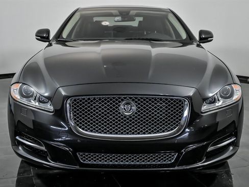 Used 2012 Jaguar XJ Supercharged RWD image 4