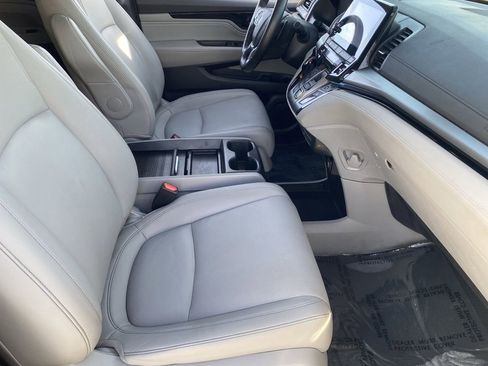 Certified 2024 Honda Odyssey Touring image 9