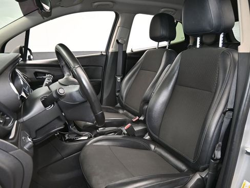 Used 2020 Buick Encore Preferred image 10