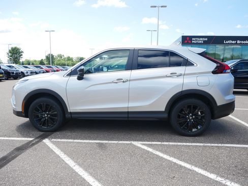 Used 2024 Mitsubishi Eclipse Cross LE AWD/4WD image 4