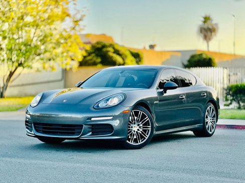Used 2016 Porsche Panamera AWD/4WD image 1