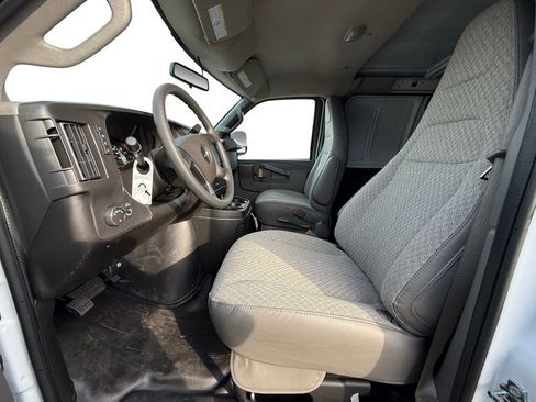 New 2025 Chevrolet Express 2500 image 9