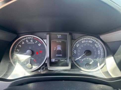 Used 2021 Toyota Tacoma TRD Off-Road AWD/4WD image 16