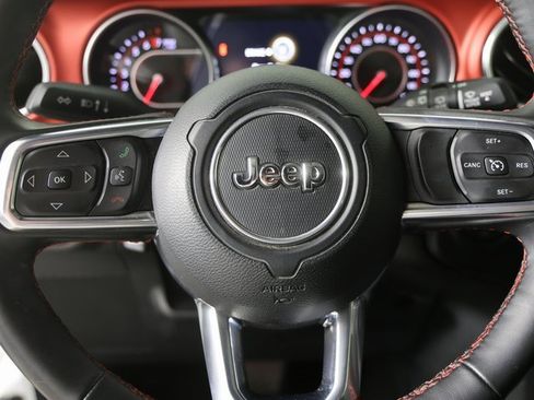 Used 2018 Jeep Wrangler Unlimited Rubicon image 9