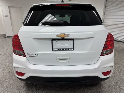 Used 2021 Chevrolet Trax LS w/ Tint and Cruise Package FWD image 6