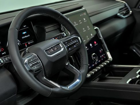 Used 2026 GMC Acadia Elevation w/ Elevation Premium Package AWD/4WD image 16