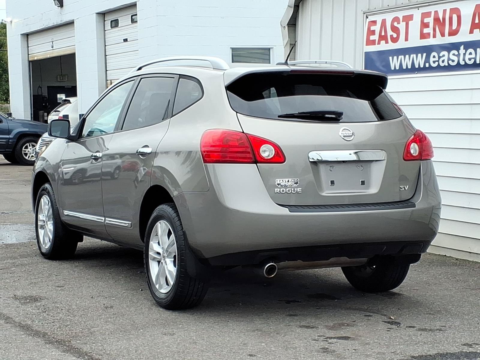Used 2012 Nissan Rogue SV FWD image 3