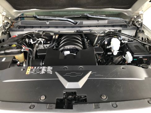 Used 2018 Chevrolet Silverado 1500 LT w/ All Star Edition AWD/4WD image 3