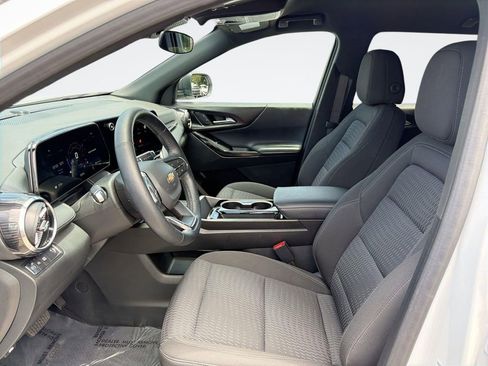 Used 2025 Chevrolet Equinox LT FWD image 19