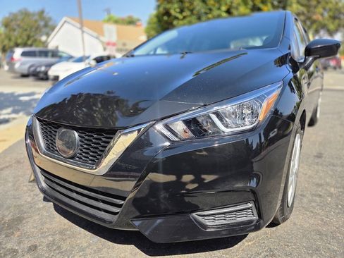 Used 2020 Nissan Versa S FWD image 11