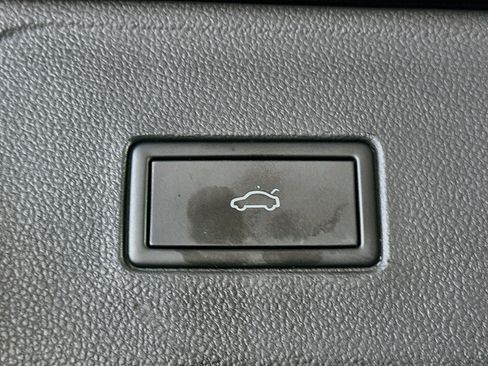 Used 2021 Volkswagen Atlas SE FWD image 30
