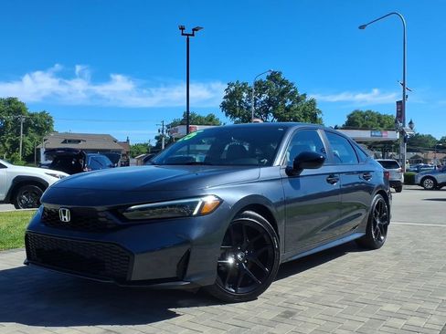 Used 2025 Honda Civic Sport image 4