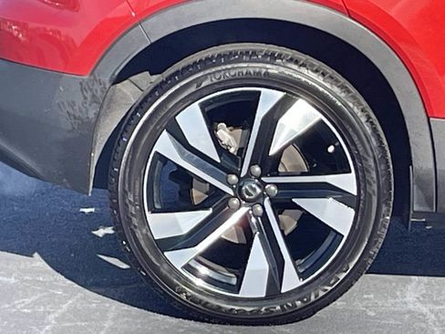 Used 2023 Volvo XC40 B5 Ultimate w/ Protection Package Premier image 9