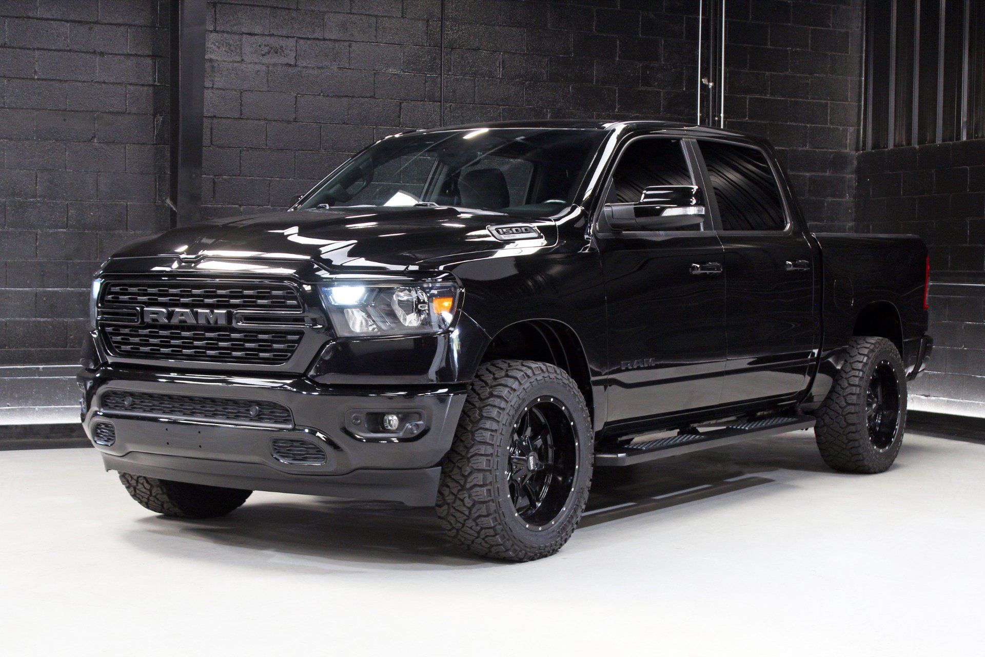 Used 2022 RAM 1500 Big Horn AWD/4WD image 5