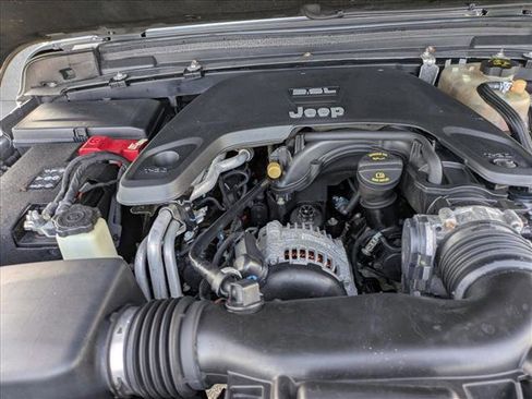 Used 2018 Jeep Wrangler Unlimited Sahara w/ Cold Weather Group image 22