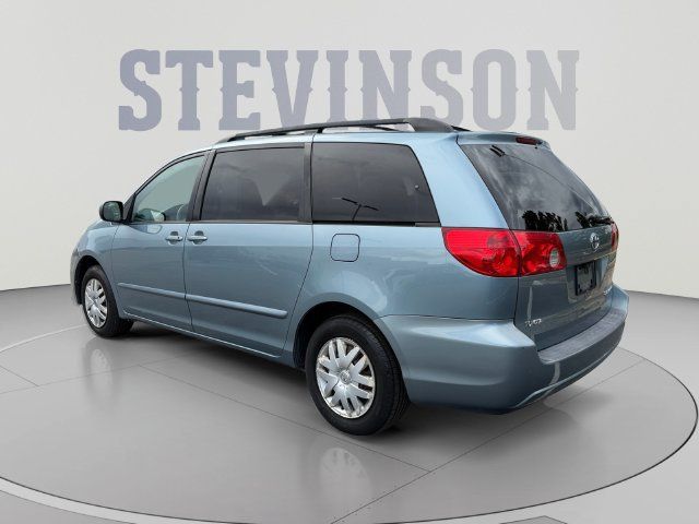 Used 2009 Toyota Sienna LE FWD image 3