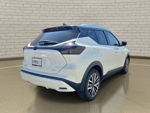 Used 2023 Nissan Kicks SV FWD image 4