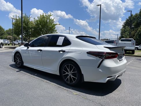 Used 2023 Toyota Camry SE FWD image 7