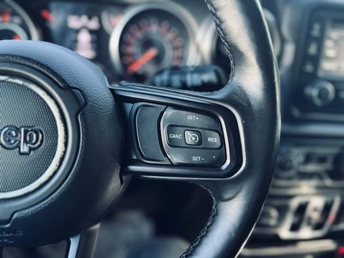 Used 2018 Jeep Wrangler Unlimited Sport S image 23