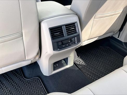 Used 2023 Volkswagen Atlas SE w/ Panoramic Sunroof Package AWD/4WD image 34