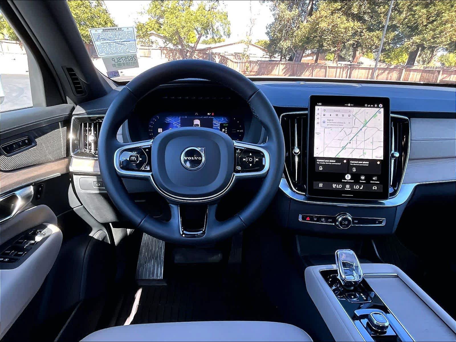 Used 2026 Volvo XC90 T8 Plus w/ Protection Package Premier AWD/4WD image 9