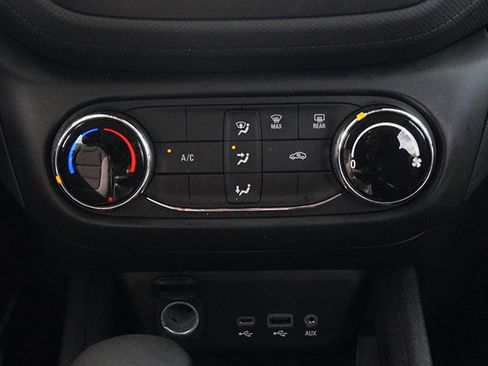Used 2021 Chevrolet TrailBlazer LS FWD image 34