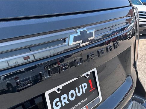 Used 2021 Chevrolet Suburban RST w/ Luxury Package AWD/4WD image 31