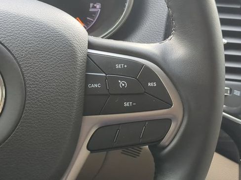 Used 2022 Jeep Grand Cherokee Laredo E RWD image 29