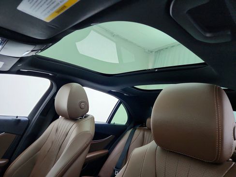 Used 2022 Mercedes-Benz E 350 Sedan image 15