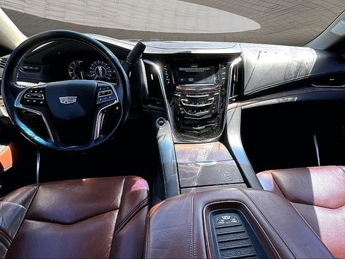 Used 2019 Cadillac Escalade ESV Luxury image 14