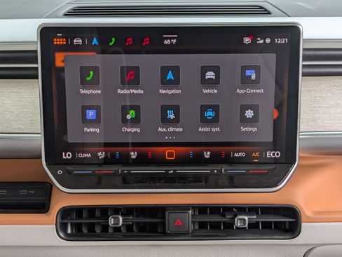 Used 2025 Volkswagen ID. Buzz Pro S Plus RWD image 27