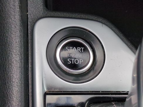Certified 2021 Nissan Sentra SV FWD image 20
