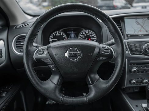 Used 2019 Nissan Pathfinder SL image 33