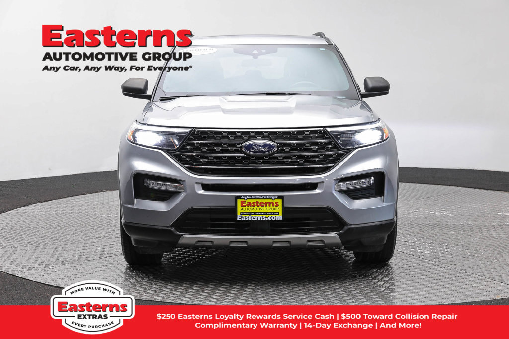 Used 2020 Ford Explorer XLT w/ Equipment Group 202A AWD/4WD image 3