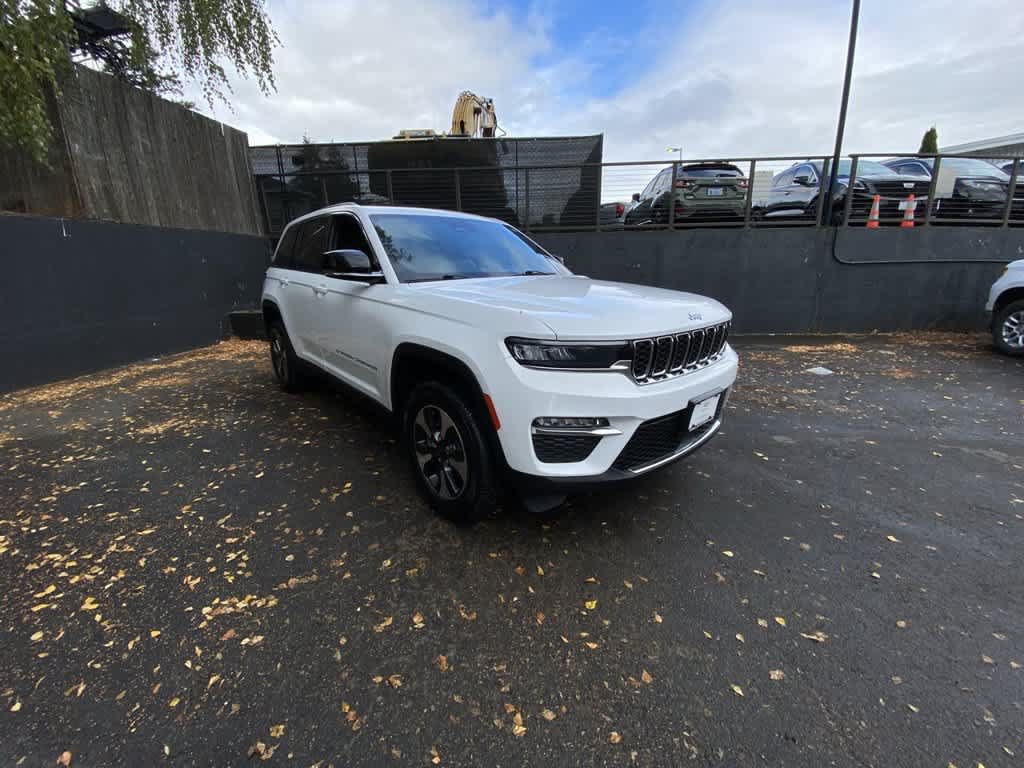 Used 2024 Jeep Grand Cherokee Limited 4xe AWD/4WD image 8