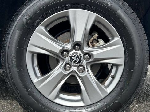 Certified 2024 Toyota RAV4 XLE FWD image 27