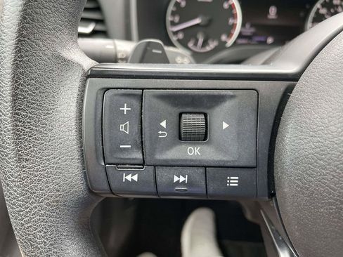 Used 2023 Nissan Rogue S FWD image 26