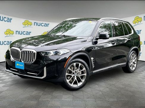 Used 2024 BMW X5 xDrive40i w/ Premium Package AWD/4WD image 3