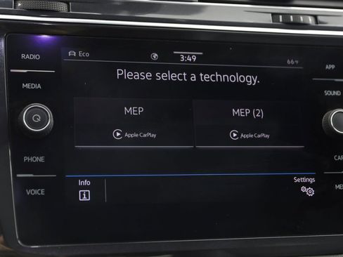 Used 2022 Volkswagen Tiguan SE R-Line image 35